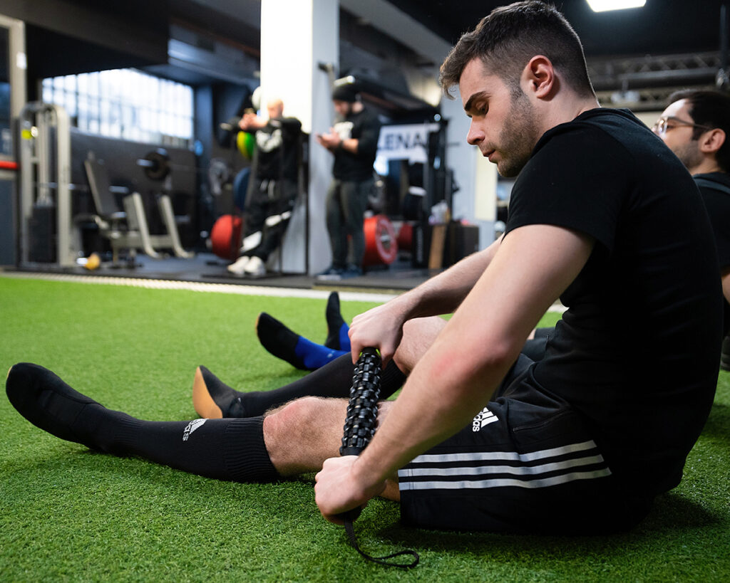 Mike che utilizza un foam stick